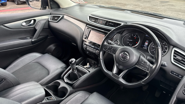 Nissan Qashqai 1.3 DiG-T Tekna 5dr Petrol Hatchback